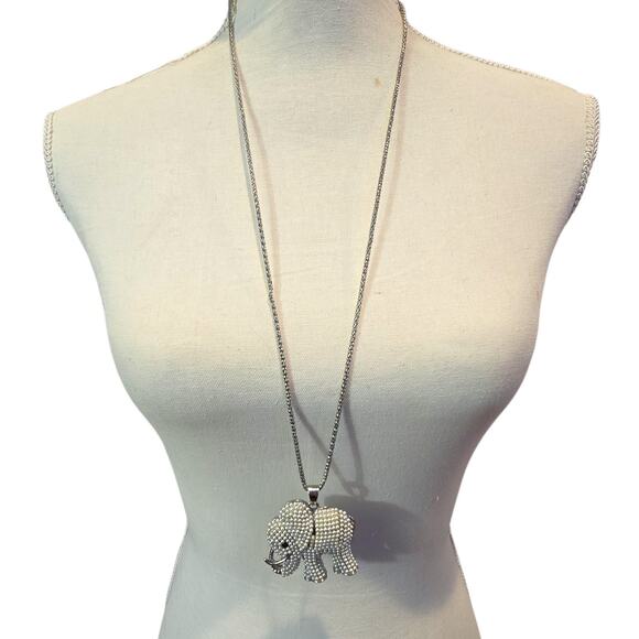 Long Elephant Pendant Necklace Faux Pearl Beaded Silver Tone Statement 32" - Picture 1 of 7